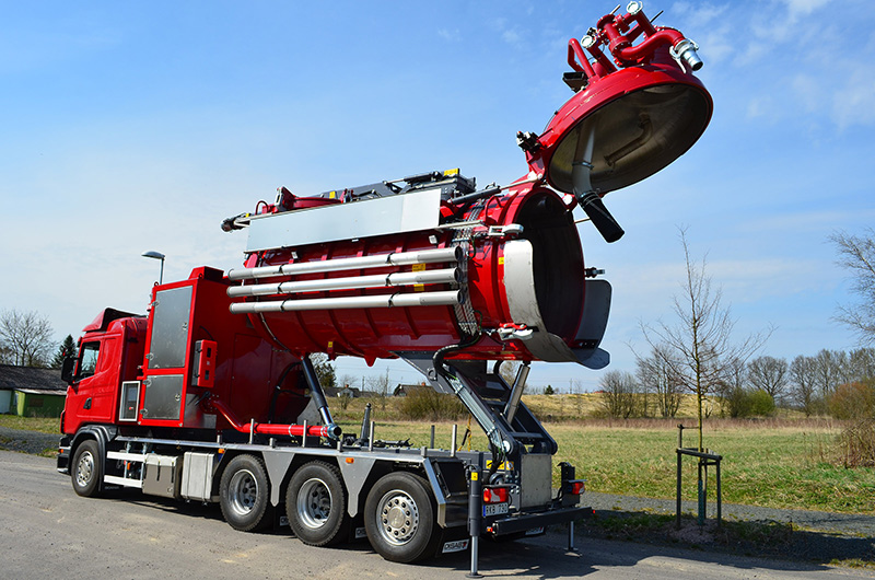 DISAB Centurion™ P30 vakuumlastare med ADR-funktionalitet i lossningsläge.